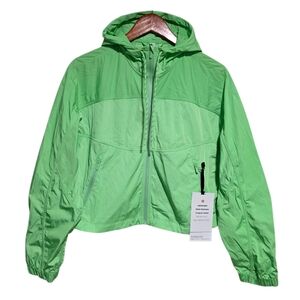 lululemon Lightweight Cropped Jacket Scream Green Light Size 4 NWT